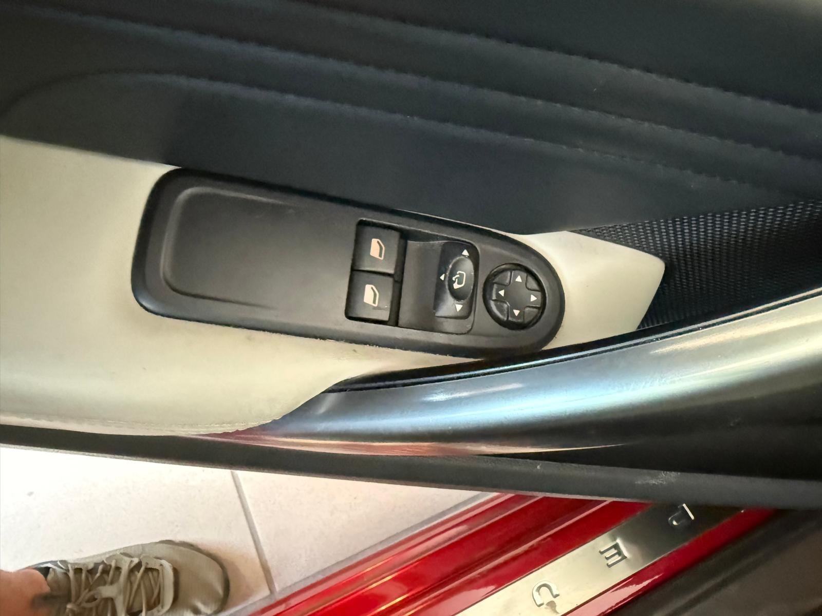 PEUGEOT RCZ 1.6 THP 200