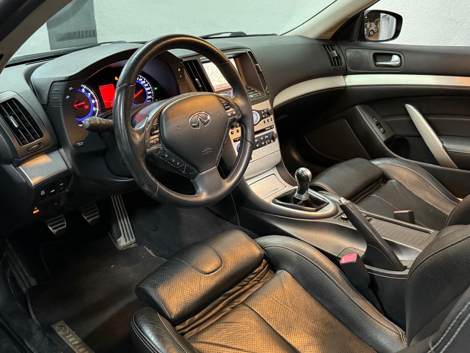 INFINITI G37 3.7