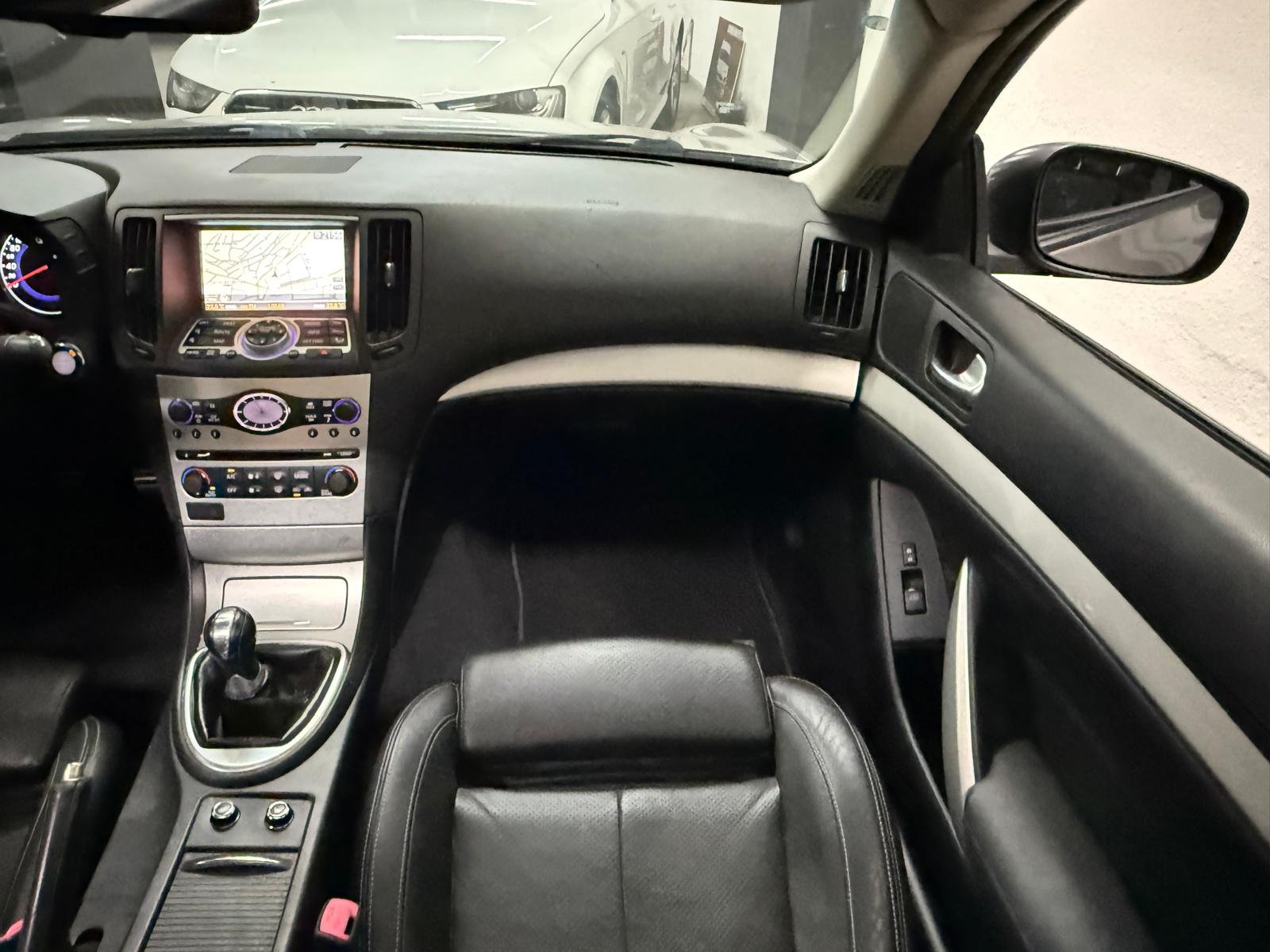 INFINITI G37 3.7
