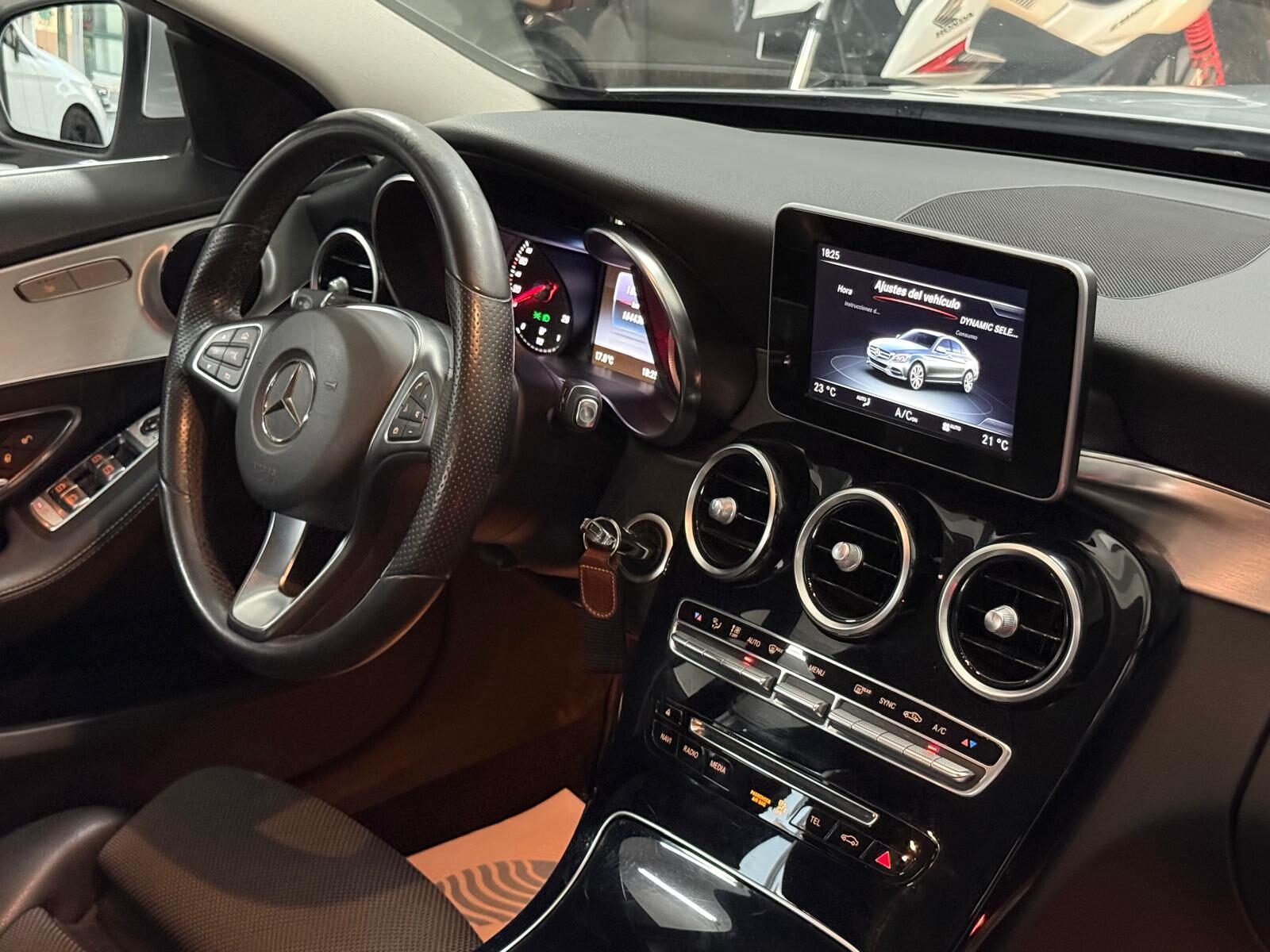 MERCEDES-BENZ CLASE C C180