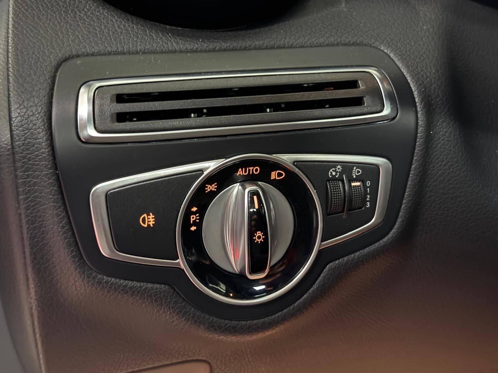 MERCEDES-BENZ CLASE C C180