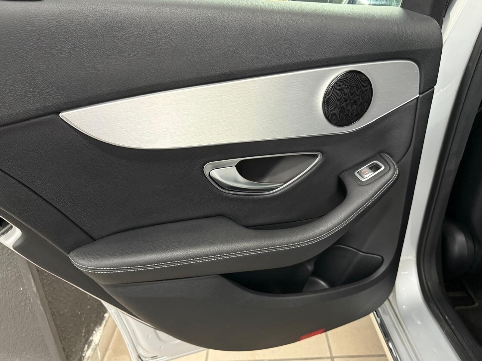 MERCEDES-BENZ CLASE C C180