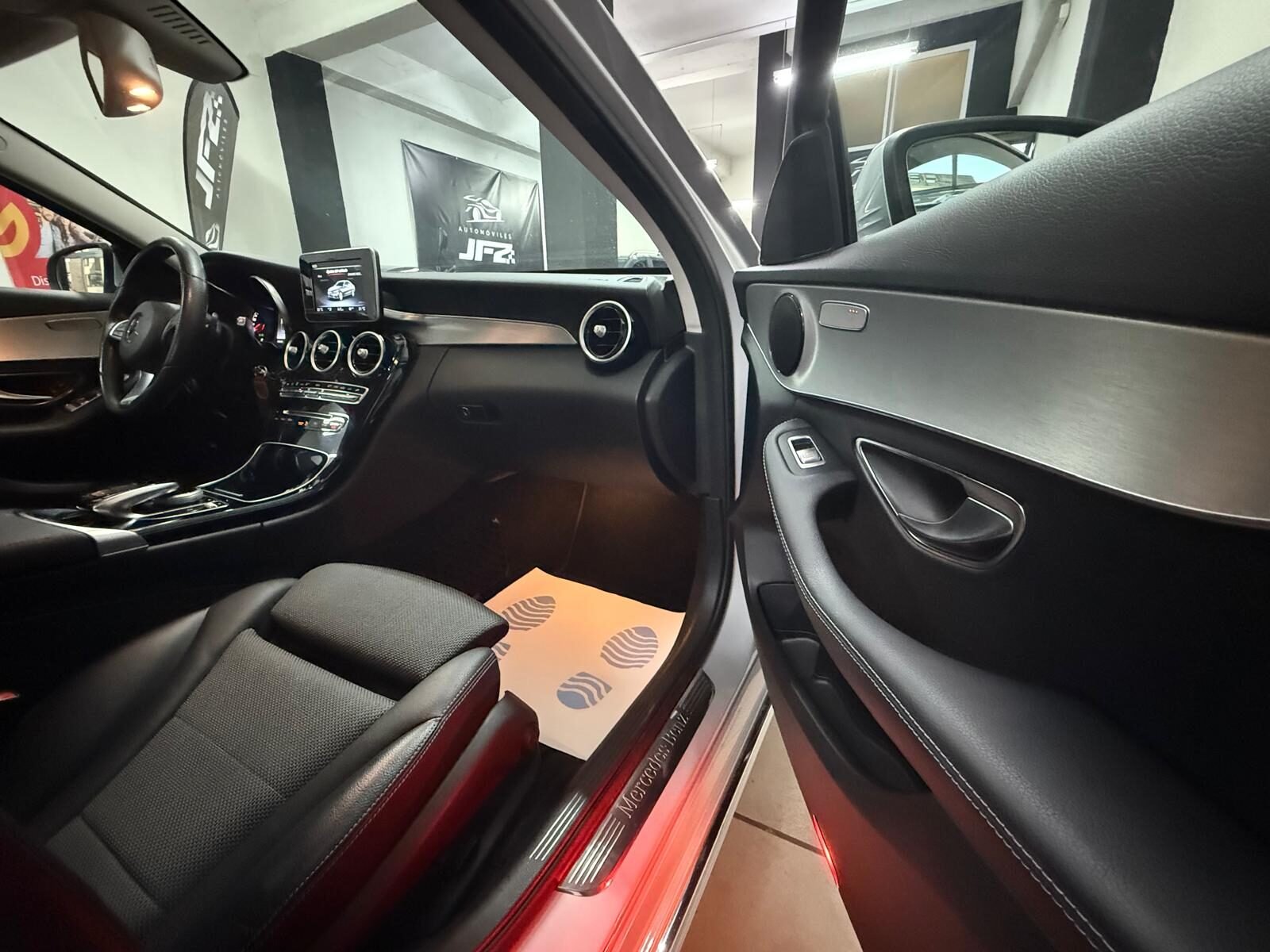 MERCEDES-BENZ CLASE C C180