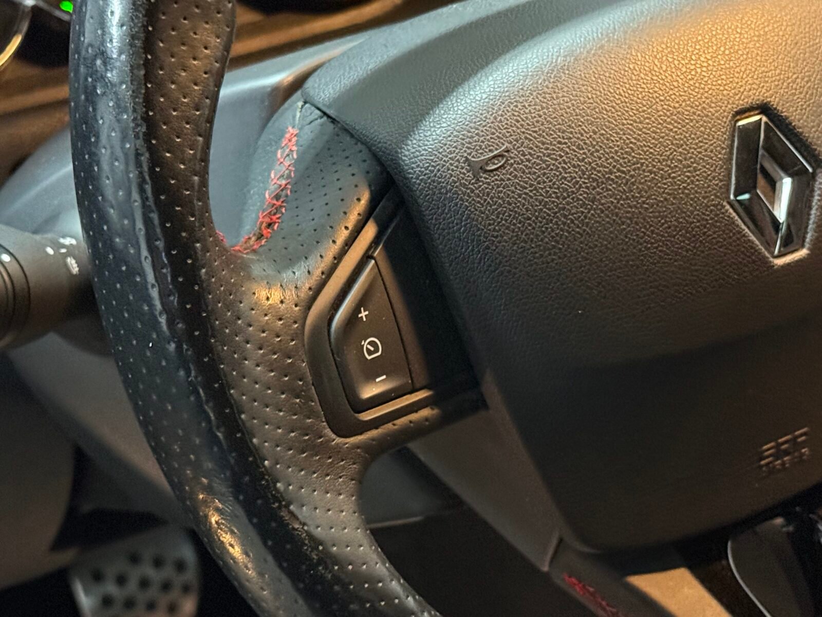 RENAULT Megane RS 265