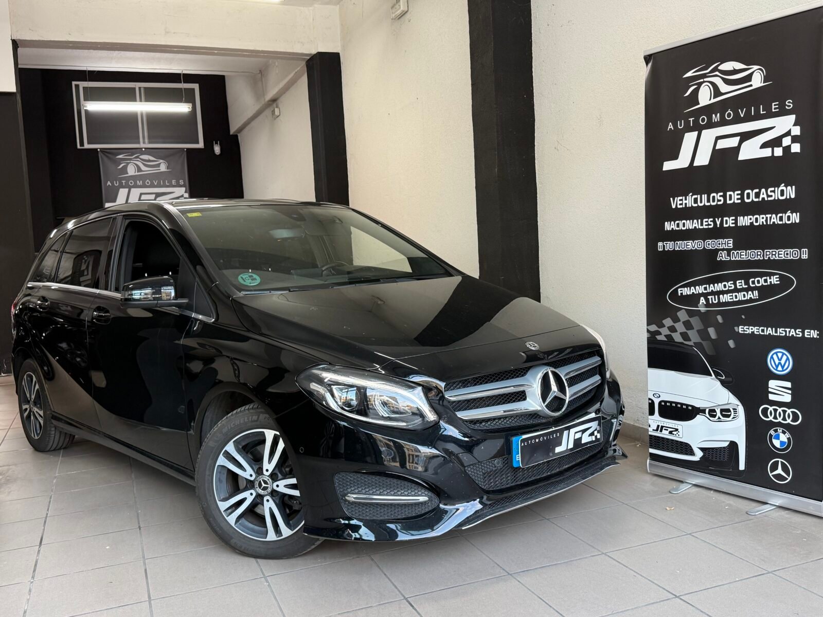MERCEDES-BENZ 200d