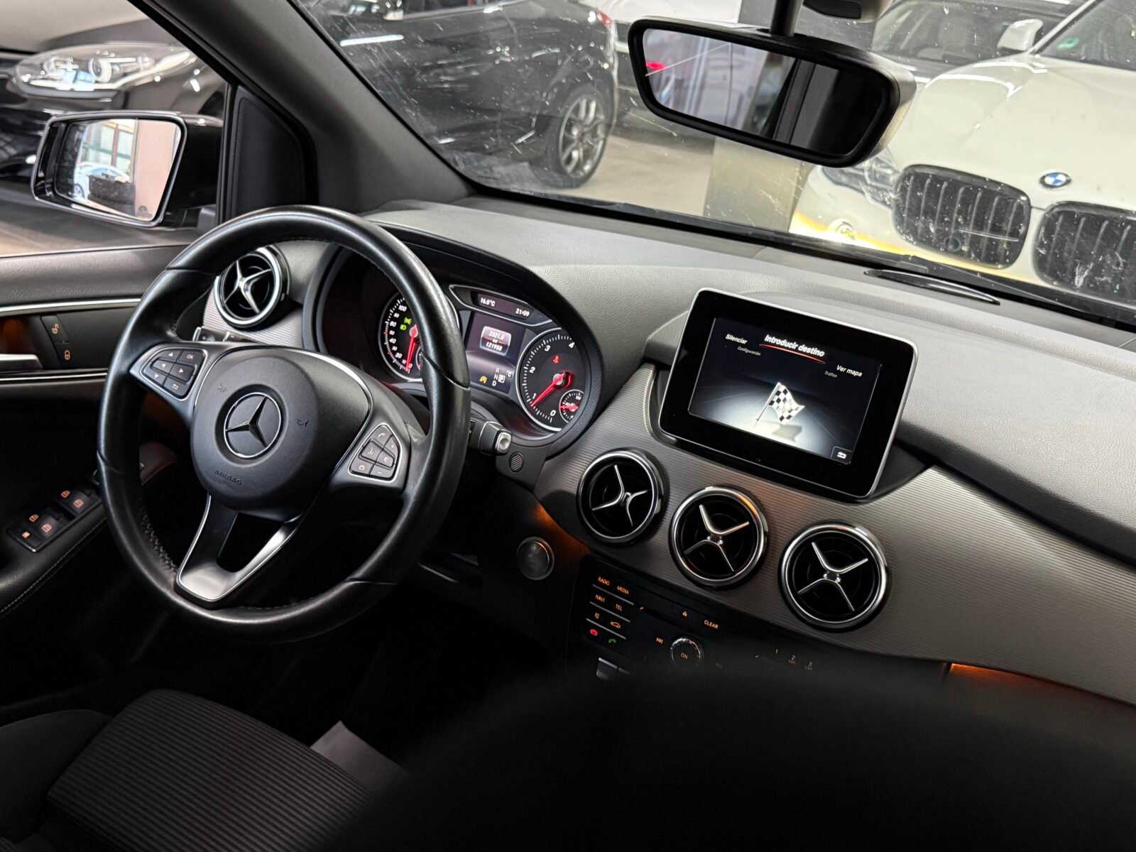 MERCEDES-BENZ 200d
