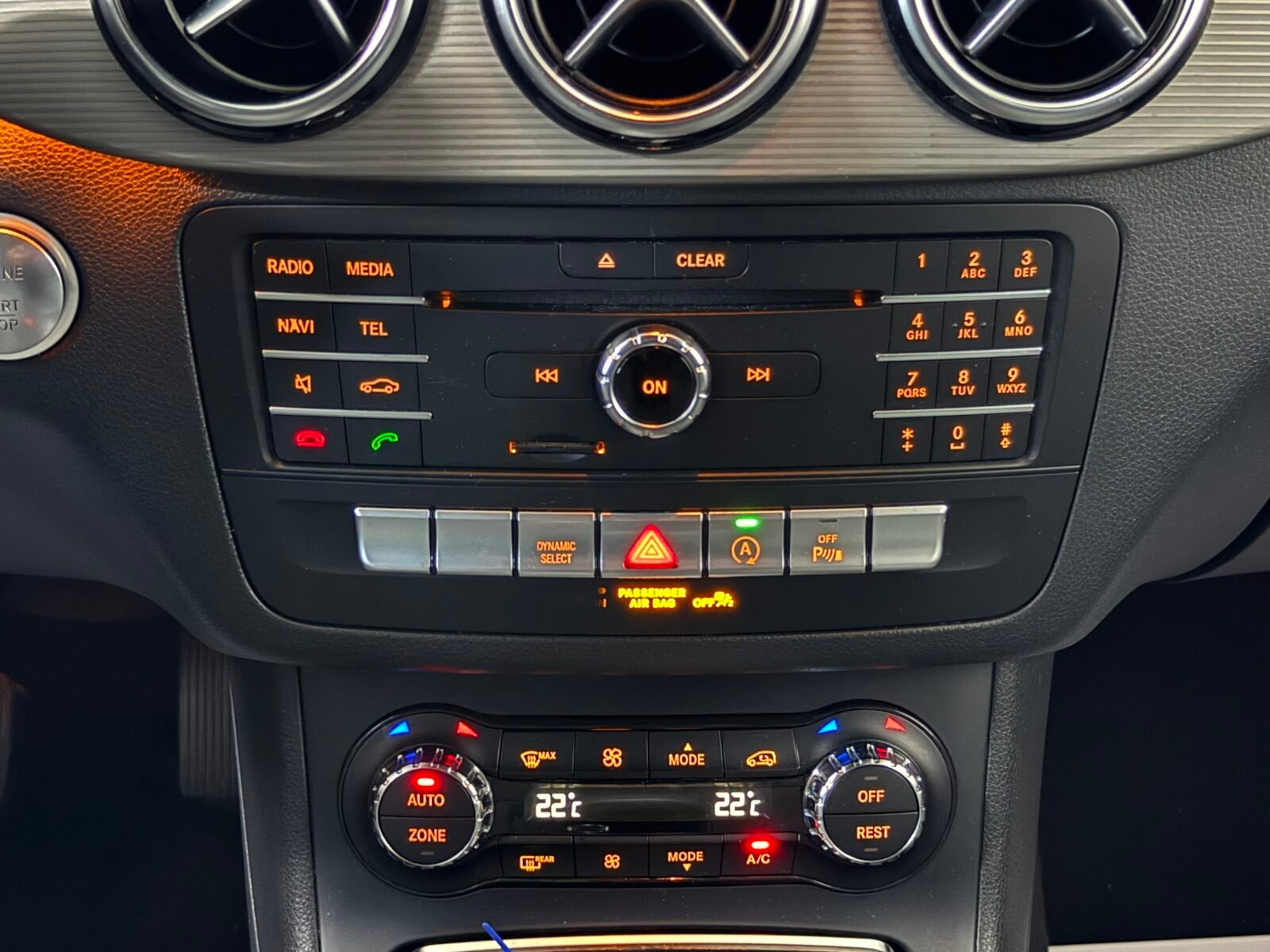 MERCEDES-BENZ 200d
